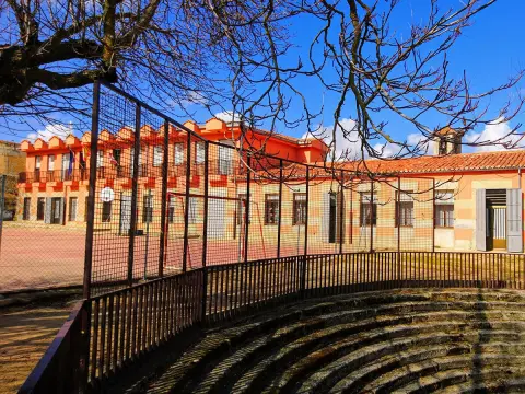 Exterior del colegio rural agrupado de Valvanera, Santibañez de Béjar