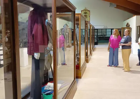 Presentación muestra creaciones textiles en Béjar