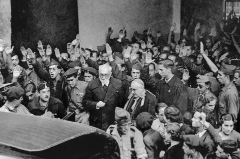 Fotograma del documental Palabras par aun fin del mundo