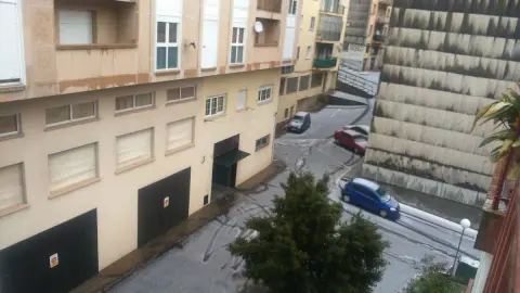 Imagen de las calles cubiertas de granizo