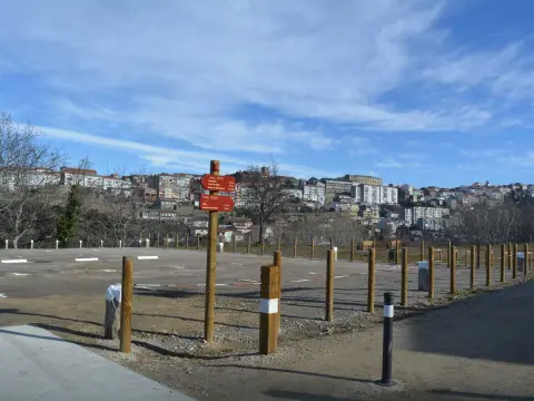 Inauguración del aparcamiento en la antigua estación de tren