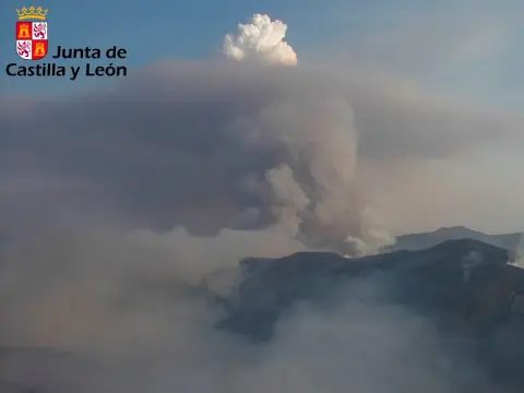 Incendio Monsagro visto desde el aire