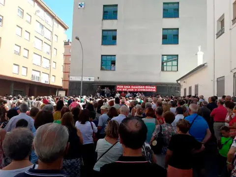 Asistentes a la manifestación por las mejoras de la Sanidad en Béjar