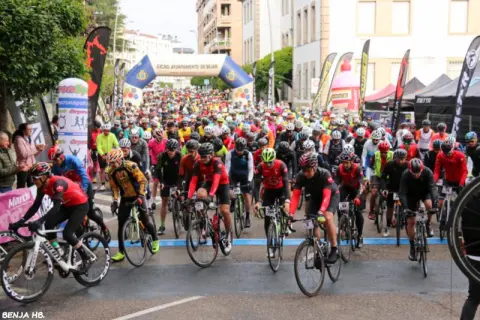 Ciclistas participantes en la Bedelalsa 2023