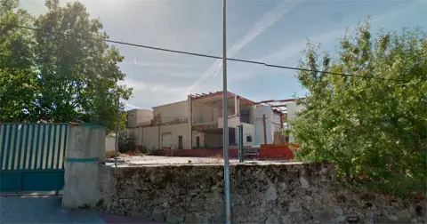 La Policía Nacional de Béjar detiene a dos hombres sorprendidos robando en el matadero municipal