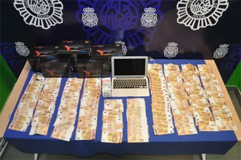 Material incautado durante la operación