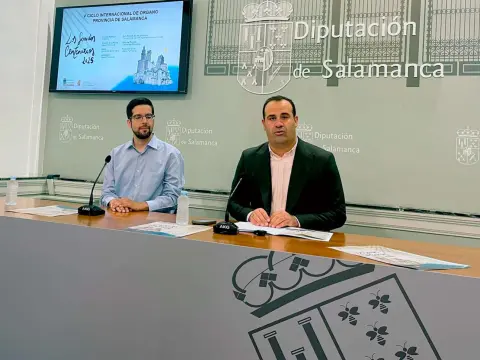 Presentación del ciclo "Los sonidos centenarios 2025" por la Diputación de Salamanca, con el diputado de Cultura y el director artístico Samuel Pedro Maíllo.