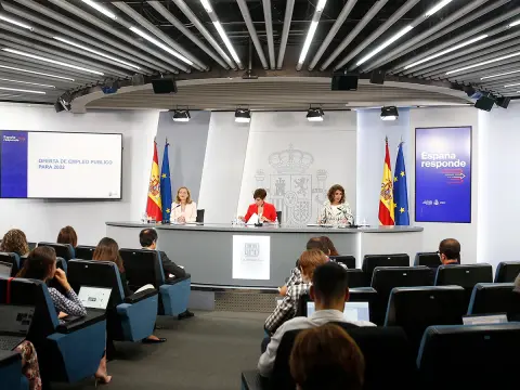Isabel Rodríguez, Nadia Calviño y María Jesús Montero
