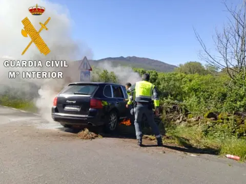 Un momento del rescate efectuado por los agentes de Béjar