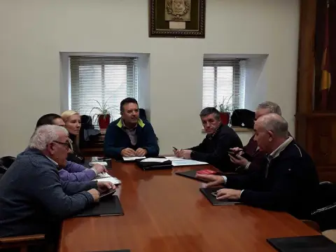Reunión preparatoria gala a beneficio de San Jose Artesano