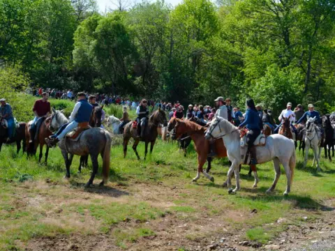 Romería de Los Paporros llegada a El Castañar