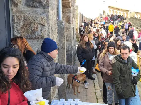Reparto de Manteladas en La Muralla en La Antigua de Béjar