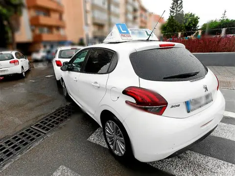 Vehículo autoescuela