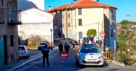 Fuerte dispositivo policial para el desalojo de las viviendas de Victor Gorzo